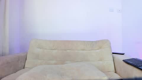 Hi fiends ---- I usually start online from Monday to Friday from 1000 am Saturdays and Sundays at 600 am Colombia time online show from April 16, 9:50 pm