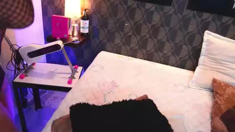 Sharom  online show from March 14, 7:51 pm