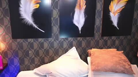 Sharom  online show from March 30, 7:03 pm