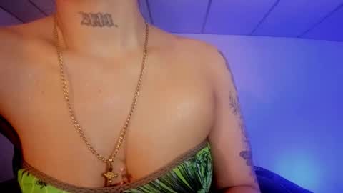 Snapshot of sharon_doll_ chatting on October 19, 5:01 am sharon_doll_ online show from October 19, 5:01 am