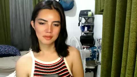 Snapshot of shasha_carreon chatting on October 24, 1:01 pm shasha online show from October 24, 1:01 pm