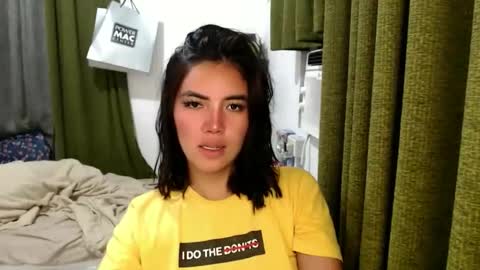 Snapshot of shasha_carreon chatting on October 19, 12:32 pm shasha online show from October 19, 12:32 pm