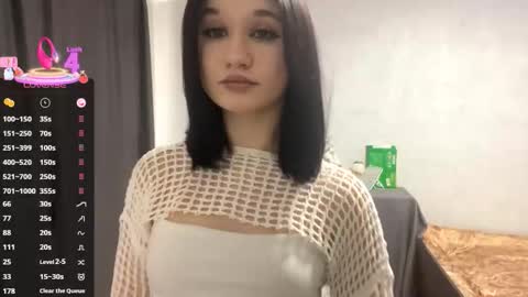 Snapshot of shawndanavin chatting on October 23, 12:06 pm May online show from October 23, 12:06 pm
