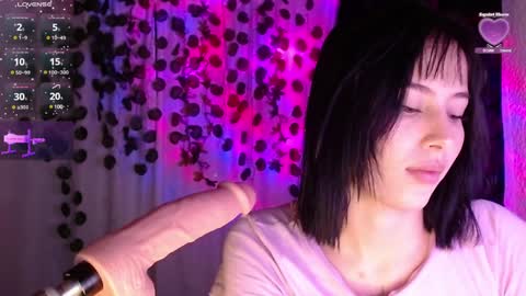 Shayla 3 online show from December 18, 3:22 pm