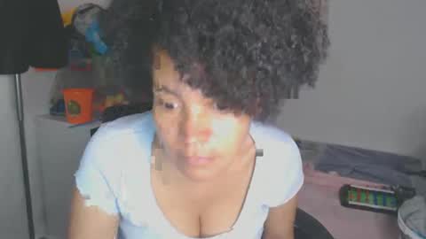 Snapshot of shayna_cute chatting on October 22, 2:59 am Shayna online show from October 22, 2:59 am