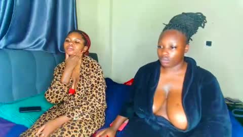 shee13 online show from November 1, 8:41 pm