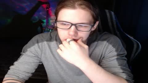 Snapshot of sheldon_music chatting on October 17, 5:00 am Sheldon online show from October 17, 5:00 am
