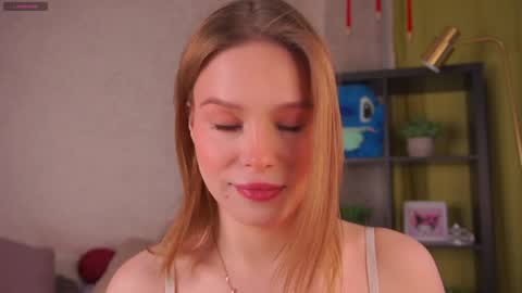 Lina online show from March 31, 2:01 am