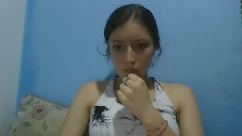 shelsyzevee_ online show from December 14, 1:23 am