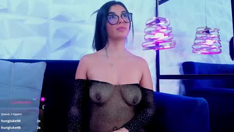 mia online show from February 6, 4:10 am