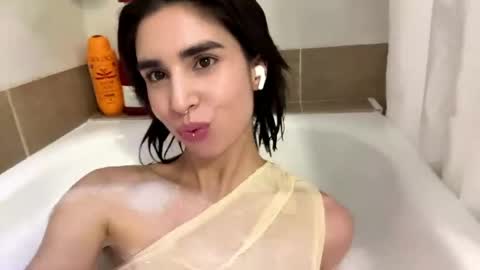 Amy online show from May 24, 3:51 pm