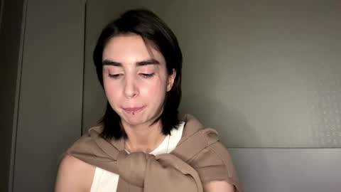 Amy online show from May 28, 11:30 am