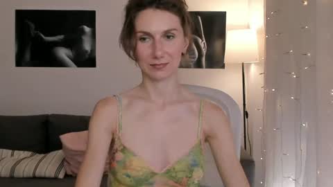 shesleepsnaked online show from June 13, 5:01 pm