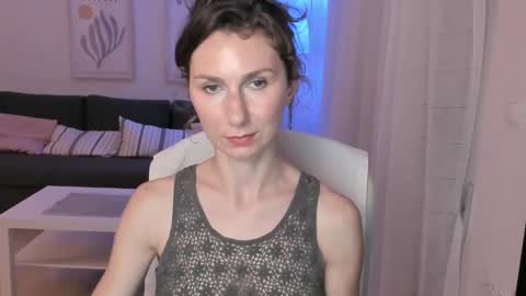 shesleepsnaked online show from March 12, 8:20 pm