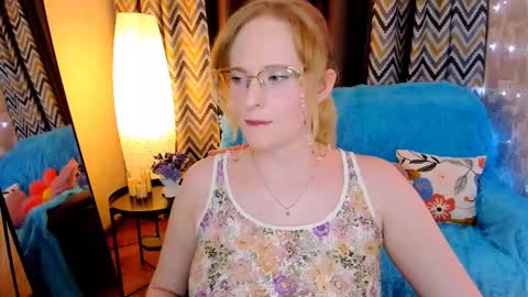 Hello guys my name is Aemilia online show from November 27, 8:33 am