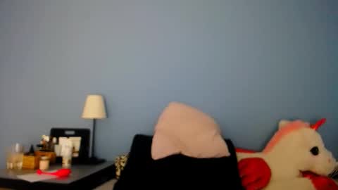 Vikki online show from February 12, 7:06 pm