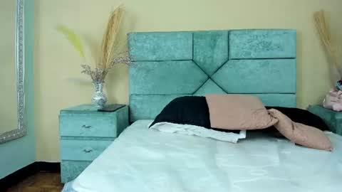 sheylathopmson online show from June 11, 2:53 am