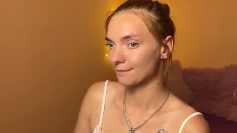Alexis online show from June 10, 7:35 pm