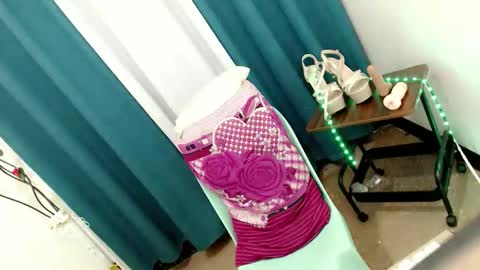 Hot Jessie online show from November 24, 1:15 am