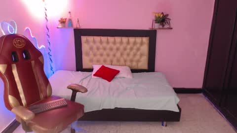 Ela 3 online show from February 17, 1:10 pm