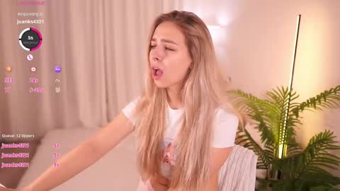 Julia online show from September 11, 6:47 am