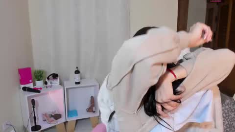  kendal  online show from March 10, 2:16 pm