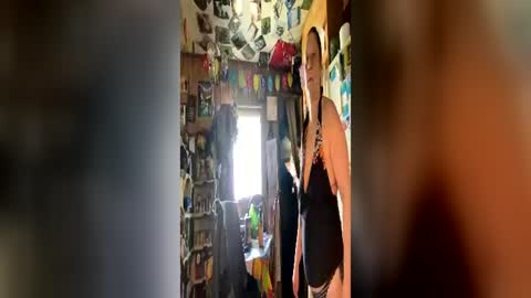 shorty920505 online show from June 24, 9:44 pm