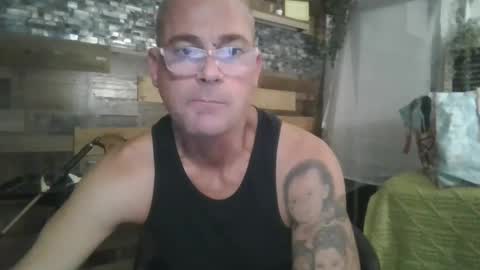 Snapshot of showingoff40 chatting on October 6, 7:48 am Red4040 online show from October 6, 7:48 am