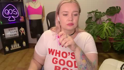 Mimi   online show from July 22, 7:05 pm