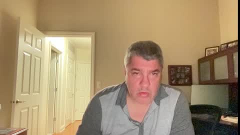 Snapshot of showmet chatting on September 18, 4:05 am Chicago Guy online show from September 18, 4:05 am