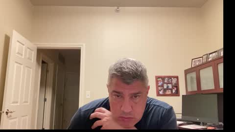 Snapshot of showmet chatting on October 16, 11:25 pm Chicago Guy online show from October 16, 11:25 pm