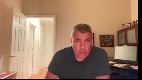 Snapshot of showmet chatting on October 12, 6:39 am Chicago Guy online show from October 12, 6:39 am