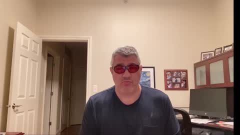 Snapshot of showmet chatting on October 10, 3:45 am Chicago Guy online show from October 10, 3:45 am