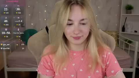 Polly online show from August 4, 12:17 am