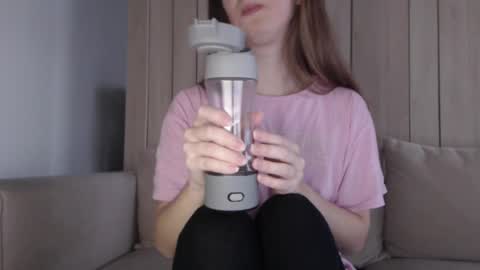 shy_schoolgirl_ online show from March 1, 2:55 pm