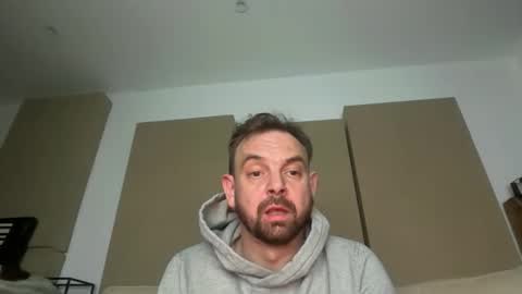 Snapshot of shyb35 chatting on October 15, 6:27 am shyb35 online show from October 15, 6:27 am