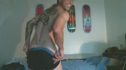 shyboyhugecum2020 online show from October 11, 3:11 am