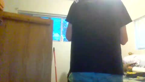 shyboyjohnnie online show from July 2, 4:28 am