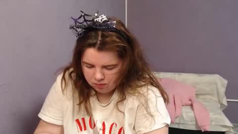 Snapshot of shyness_girl chatting on October 22, 7:55 am Bethany online show from October 22, 7:55 am