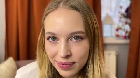 Aurora online show from December 19, 6:42 am