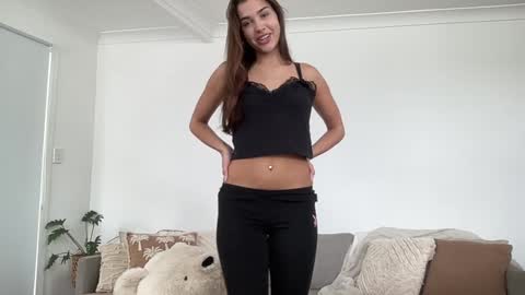 Snapshot of shysashy chatting on October 30, 2:45 am Sasha online show from October 30, 2:45 am