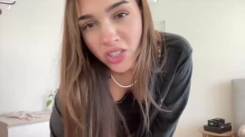 Snapshot of shysashy chatting on December 28, 1:29 am Sasha online show from December 28, 1:29 am