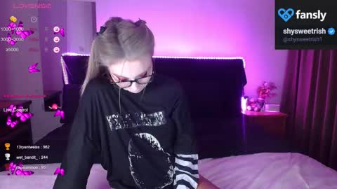 shysweetrish online show from October 6, 3:02 am