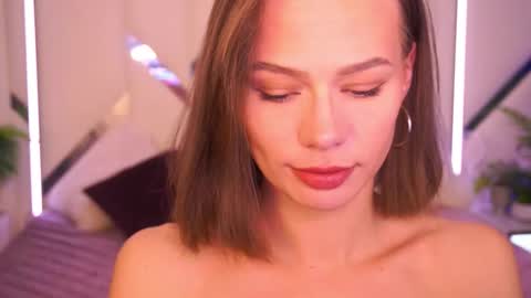 shyysiren online show from December 2, 9:07 am