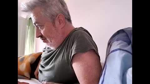 Snapshot of sibemolx chatting on September 24, 11:28 am sibemolx online show from September 24, 11:28 am