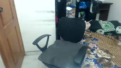 sara online show from February 12, 7:13 pm