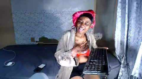 sieannabrown online show from July 28, 7:15 pm