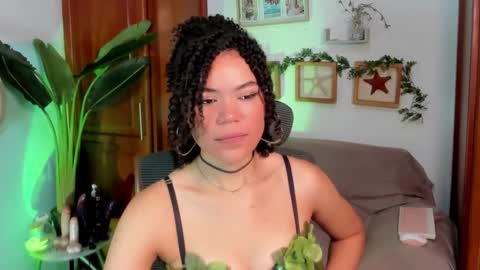 Vaiolet online show from March 17, 2:00 pm