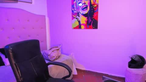 SIENNA  online show from March 12, 12:31 pm