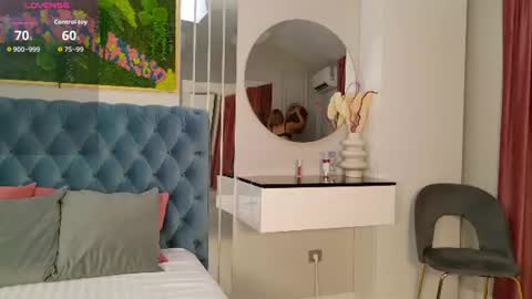 Sienna online show from June 11, 11:41 am